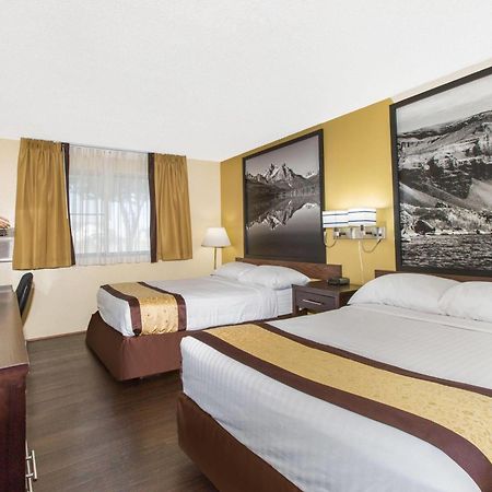 ซูเปอร์ 8 บาย วินด์แฮม นัมปา Hotel แนมปา ภายนอก รูปภาพ